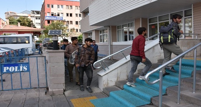 Kaçak göçmenleri ’İstanbul’ diyerek Kırıkkale’ye bıraktılar