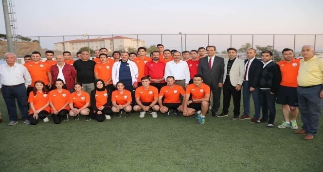 Elazığ’da amatör spor kulüplerine 850 bin TL’lik malzeme desteği