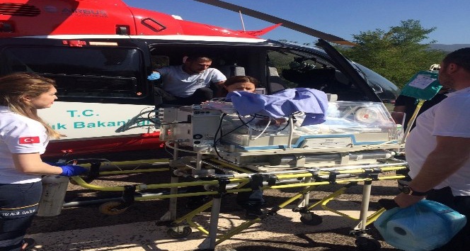 5 günlük bebek helikopterle İstanbul’a sevk edildi