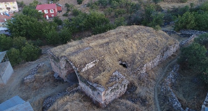 750 yıllık kervansaray restore edilmeyi bekliyor