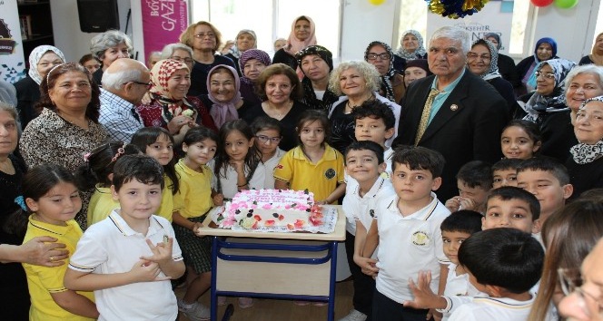 Aktif Yaşam Merkezi, yaşlılar gününü kutladı