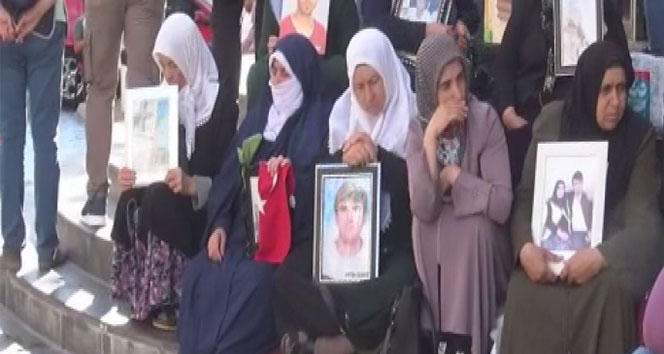 Annelerin HDP önündeki evlat nöbeti 30&#039;uncu gününde