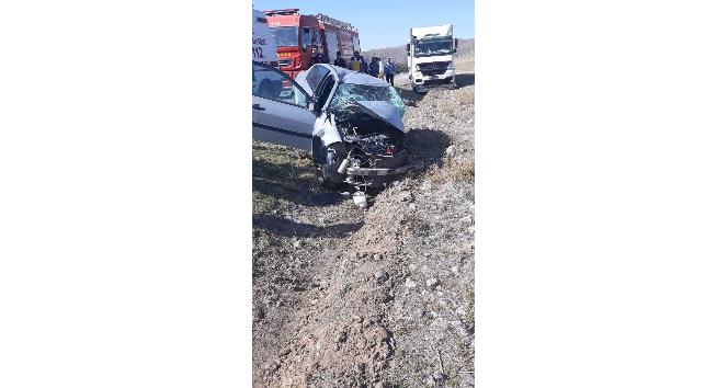 Yozgat’ta kamyonet ile otomobil çarpıştı: 1 ölü, 1 yaralı