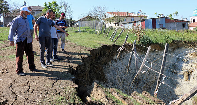 Tünel inşaatının çökmesi nedeniyle arazilerinde derin çukurlar oluşan aile mağdur oldu