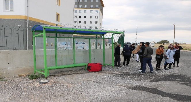 Üniversite öğrencilerinden klimalı durak talebi