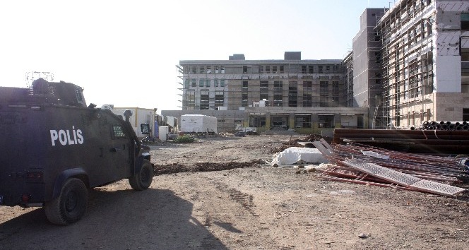 Diyarbakır’da inşaat iskelesi çöktü: 2’si ağır 3 işçi yaralı