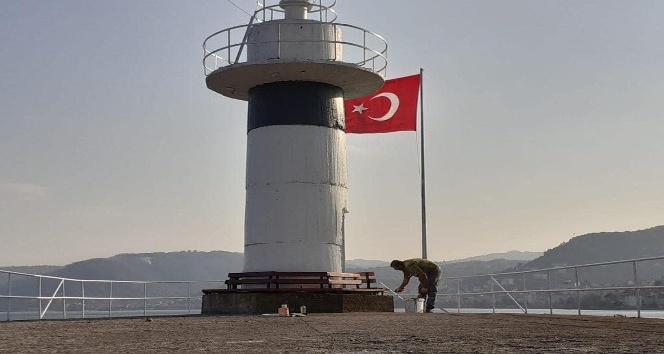 Perşembe Balıkçı barınaklarında Türk bayrakları yenilendi