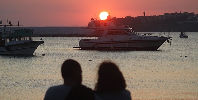 Silivri’de gün batımı kendisine hayran bıraktı