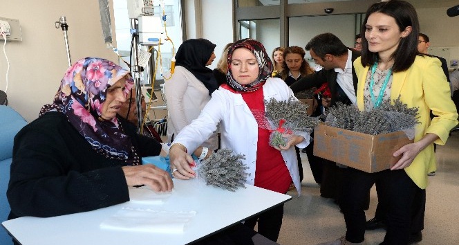 Kanser hastalarına moral verdiler
