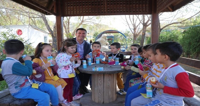 Başkan Ercengiz, Hayvanları Koruma Gününü öğrencilerle kutlandı