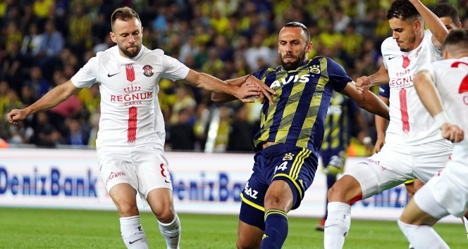 Fenerbahçe Kadıköy&#039;de kayıp! Maç sonucu: Fenerbahçe 0- 1 Antalyaspor