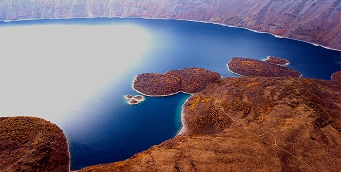 Nemrut krater gölü ve dağı eşsiz manzarası ile büyülüyor