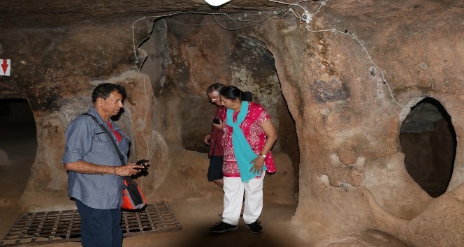 İlk Hristiyanların inşa ettiği 7 katlı yeraltı şehri yoğun ilgi görüyor