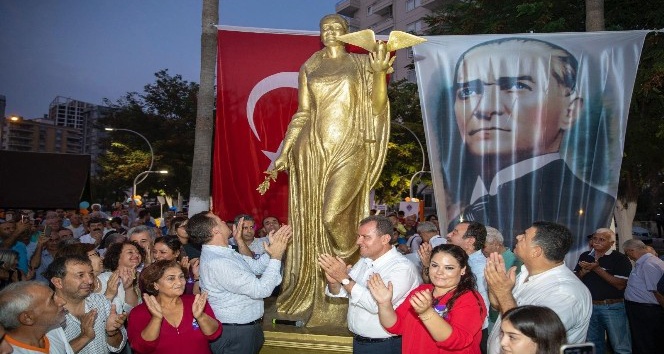 Başkan Seçer, ’Barış Heykeli’nin açılışına katıldı