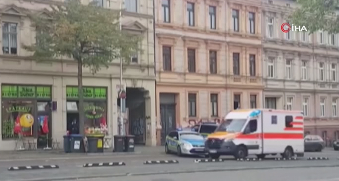 Almanya’da sinagog yakınında silahlı saldırı: 2 ölü