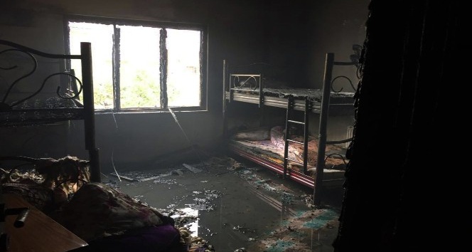 Van’da korkutan ev yangını