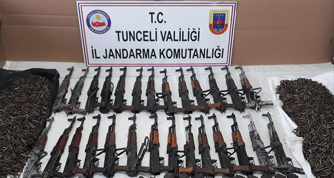 Tunceli&#039;de teröristlerin 2 silah deposu imha edildi