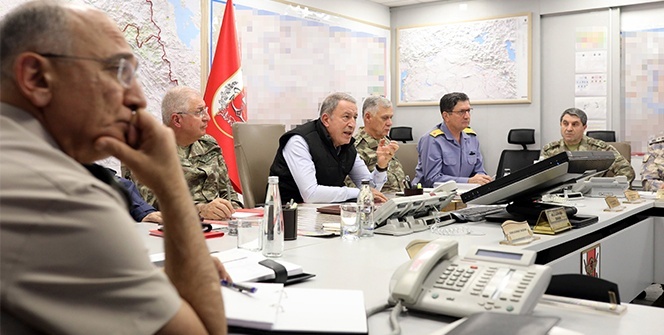 Bakan Akar ve komutanlar Barış Pınarı Harekatı’nı sevk ve idare ediyor