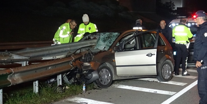 Korkunç kaza! Kafasına bariyer saplandı
