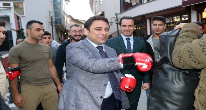 Bitlis’te Amatör Spor Kulüpleri Haftası etkinliği