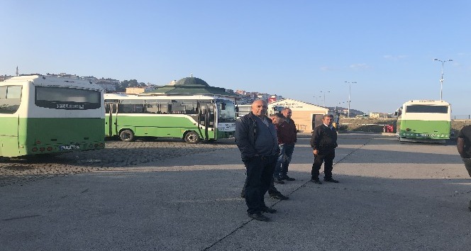 Park halindeki özel halk otobüsleri soyuldu