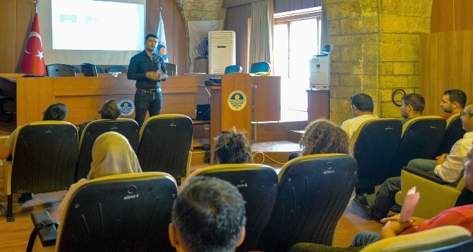 Mersin’de belediye personeline ’Öfke ve stres kontrolü’ semineri