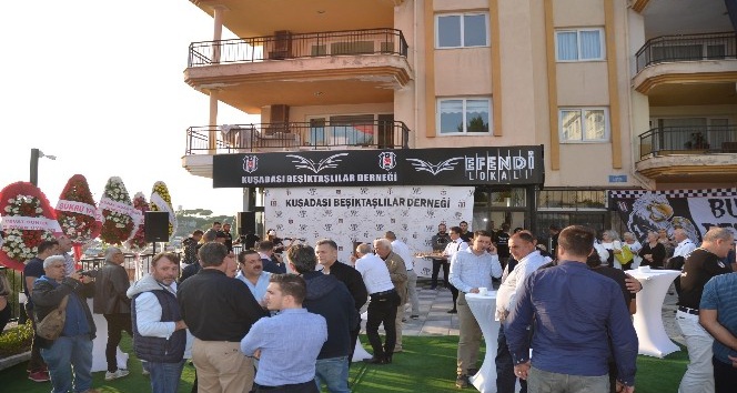 Kuşadası Beşiktaşlılar Derneği’nin açılışını, Galasataraylı Başkan yaptı