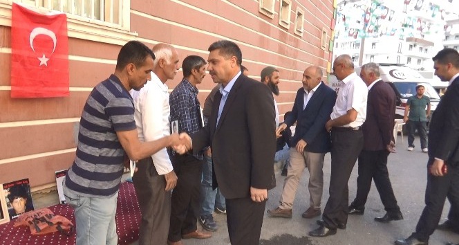 HDP önündeki ailelere bir destek de Elazığ’dan