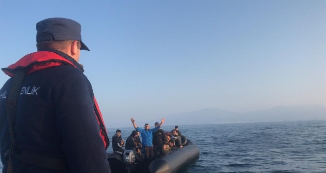 Kuşadası Körfezi’nde 40’ı çocuk 81 göçmen yakalandı