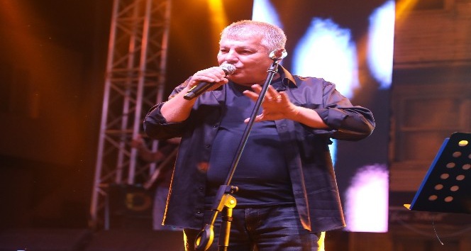 Mudanya’da Cem Karaca rüzgarı