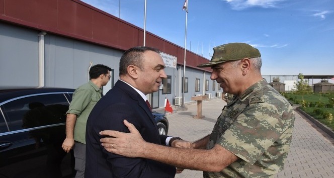 Vali Soytürk’den Tümgeneral Uzun’a ziyaret