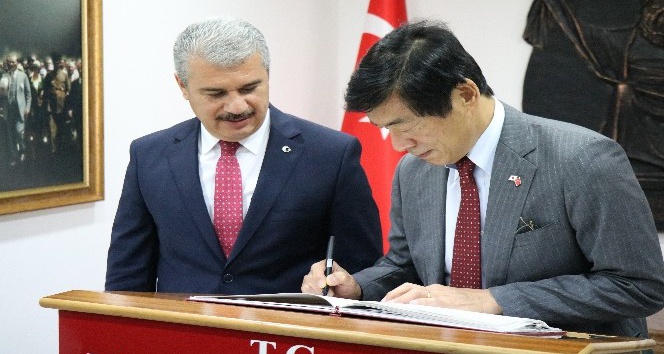 Japonya Ankara Büyükelçisi, Akio Miyajima Kırşehir’de Valilik ve Belediye Başkanlığını ziyaret etti