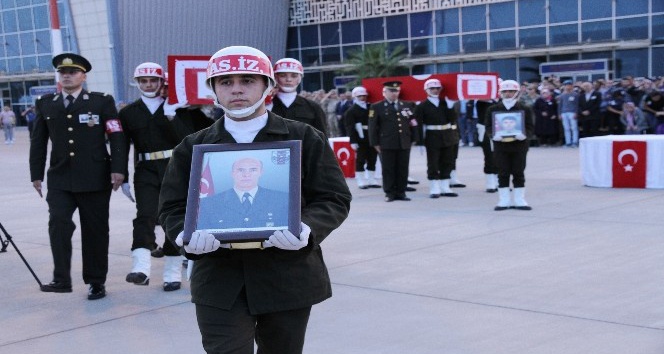 Barış Pınarı Harekatı şehitleri memleketlerine uğurlandı