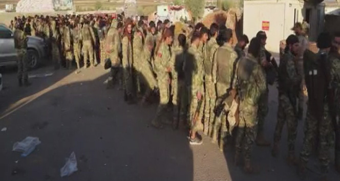 Suriye Milli Ordusu&#039;ndan yeni grup Tel Abyad&#039;a vardı