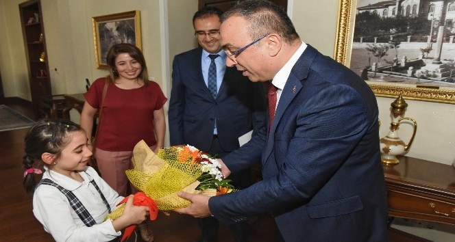 Rekortmen  okuldan Vali Soytürk’e ziyaret