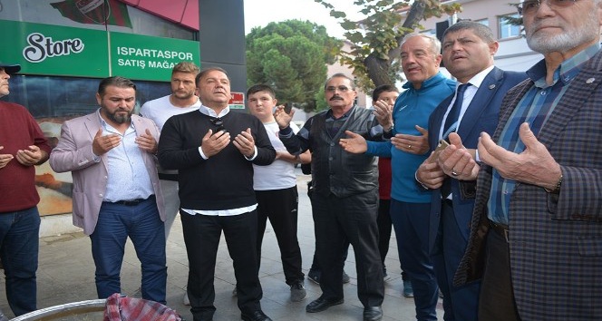 Ispartaspor’un 52. kuruluş yıldönümü, Isparta 32 Spor tarafından kutlandı