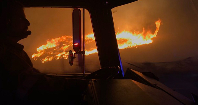 Kaliforniya&#039;da yangın nedeniyle 100 binden fazla kişi tahliye edildi