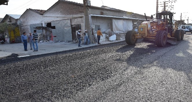 Marangozlar Sitesi ile Çay Deresinde asfalt çilesi bitiyor