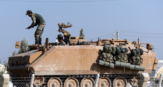 Türk tankları Tel abyad’a girmek için bekliyor
