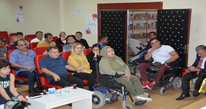 DÜ Tıp Fakültesi Hastanesi engellilerle buluştu