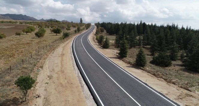 Kaman ilçesi Ömerhacılı Köyü, yol yapım çalışmaları tamamlandı