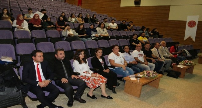 Hamburglu öğrenciler ve öğretmenler NEVÜ’de