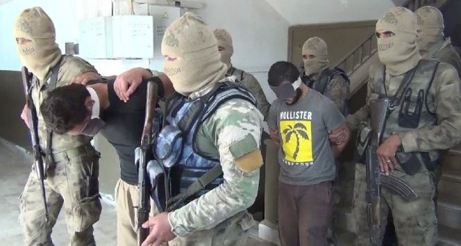 Azez’i kana bulayan PYD’li teröristler yakalandı