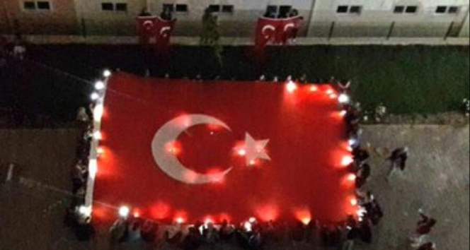 Öğrencilerden Mehmetçik’e destek