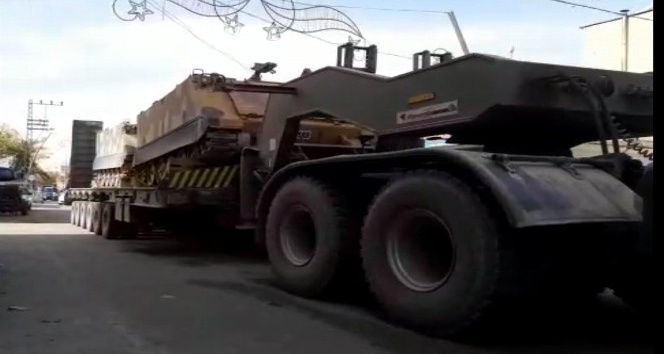 Kilis’ten Suriye sınırına askeri sevkıyat