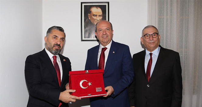 KKTC Başbakanı Tatar, RTÜK ve YYK Yönetim Kurulu ve üyelerine yemek verdi