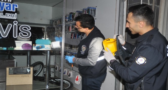 Bafra’da iş yerinden telefon hırsızlığı