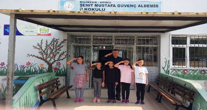 Gömeç’ten Mehmetçiğe selam var