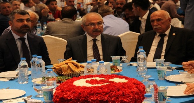 Vali Yaman: "Mardin olarak güçlü bir sesle ordumuzun yanındayız diye haykırıyoruz"