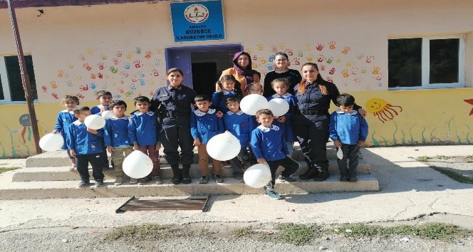 Jandarmadan köy okullarındaki öğrencilerle rol model buluşması